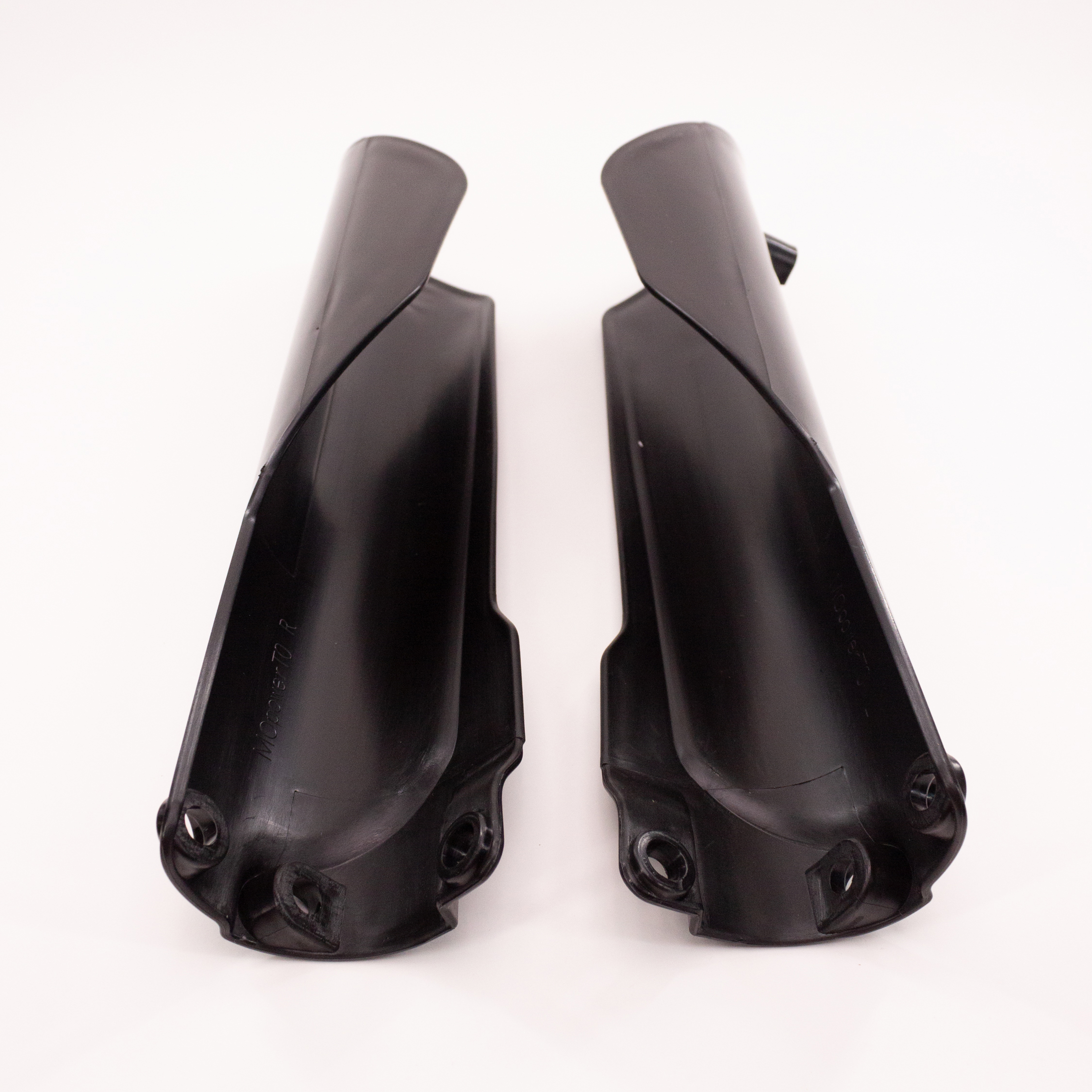 Пластик защита вилки (перьев) мотоцикла KTM (K8) черная